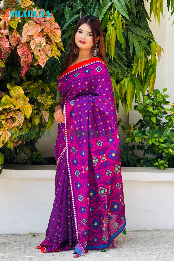 হাফসিল্ক পাড় শাড়ি।