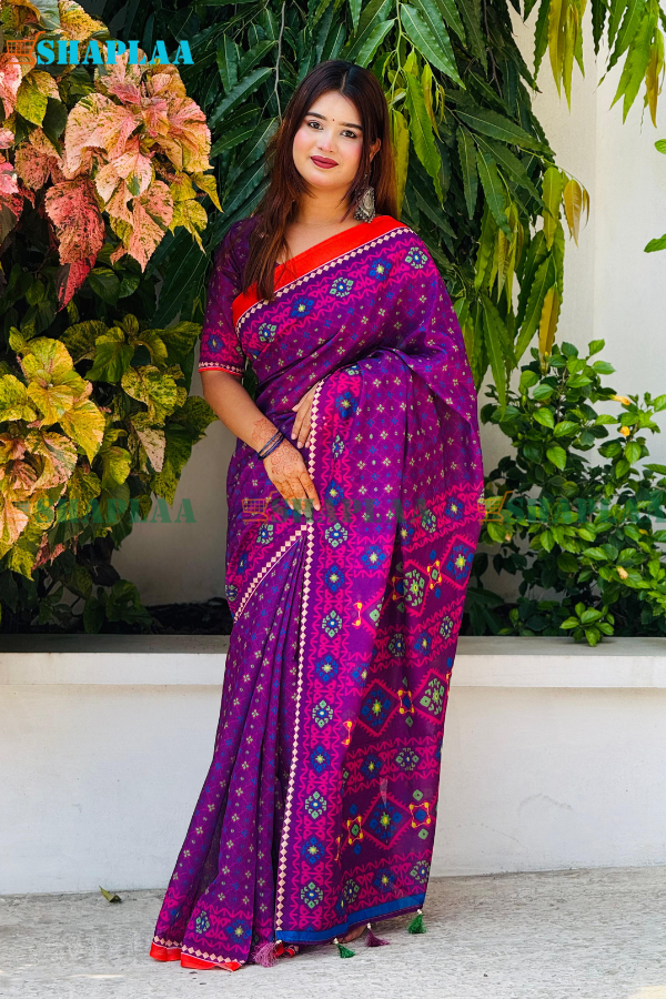 হাফসিল্ক পাড় শাড়ি।