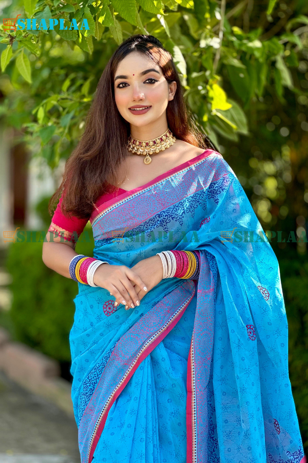 হাফসিল্ক পাড় শাড়ি।