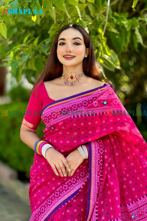 হাফসিল্ক পাড় শাড়ি।
