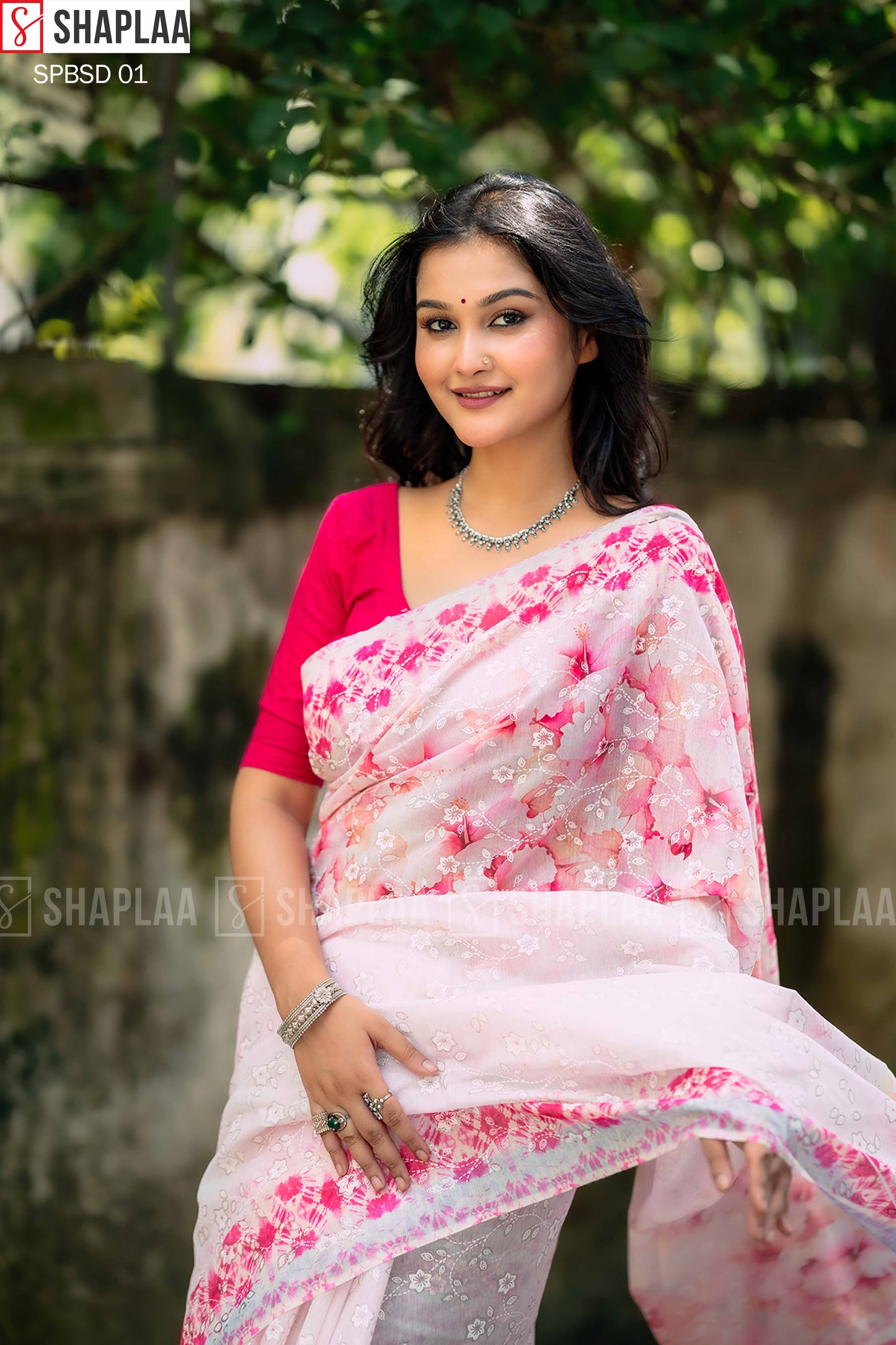 প্রিমিয়াম চান্দেরি সিল্ক শাড়ি।