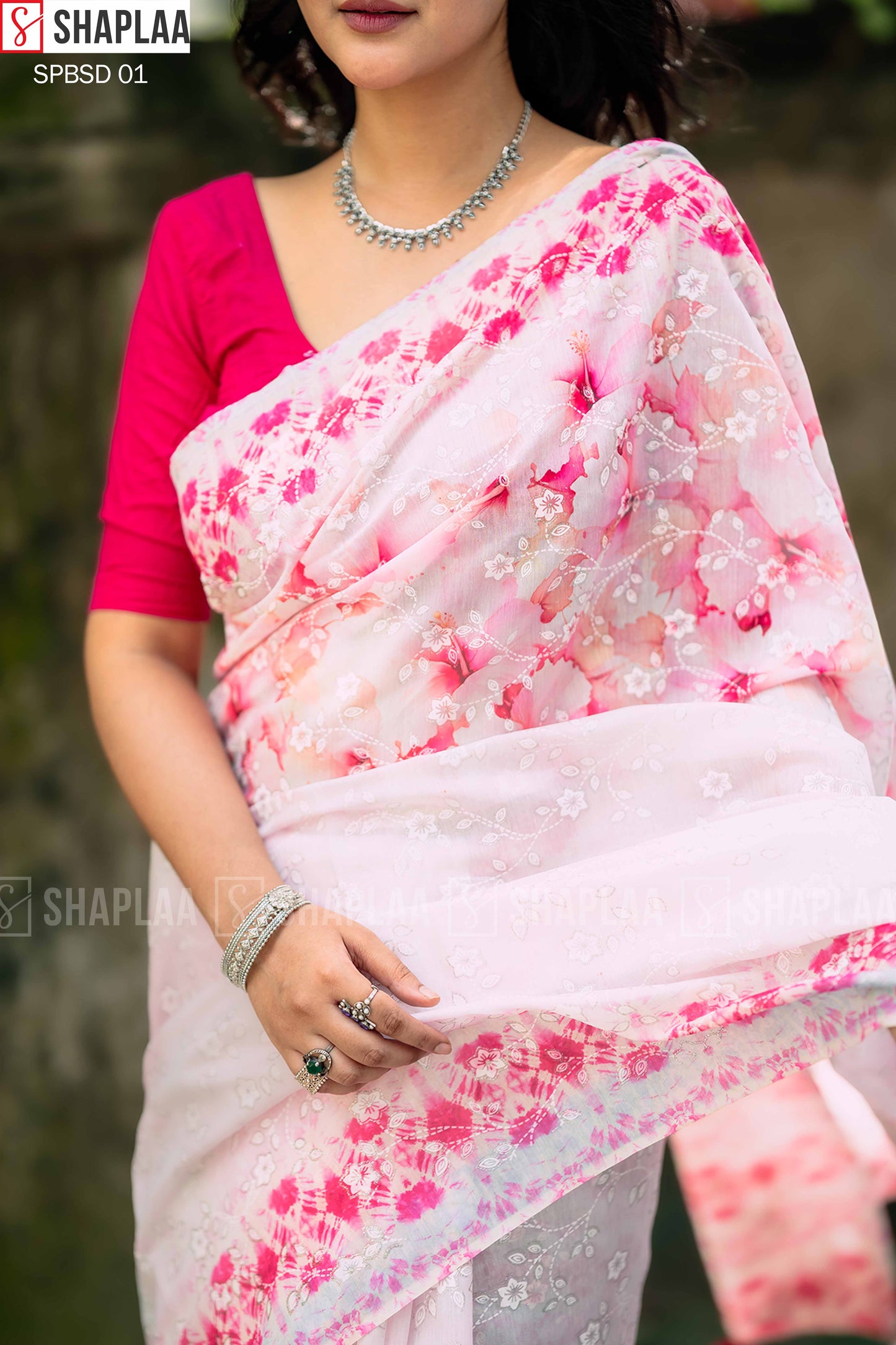 প্রিমিয়াম চান্দেরি সিল্ক শাড়ি।