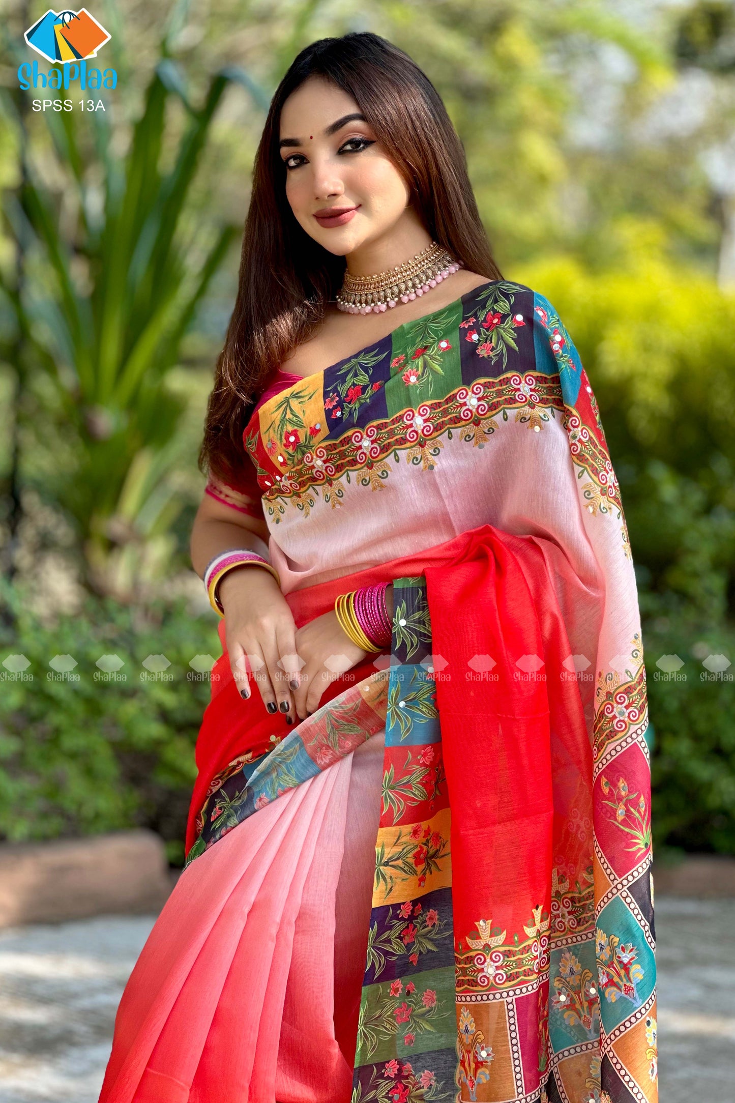 এমব্রয়ডারি করে মিরর বসানো সুন্দর ডিজাইনের চান্দেরি সিল্ক শাড়ি।